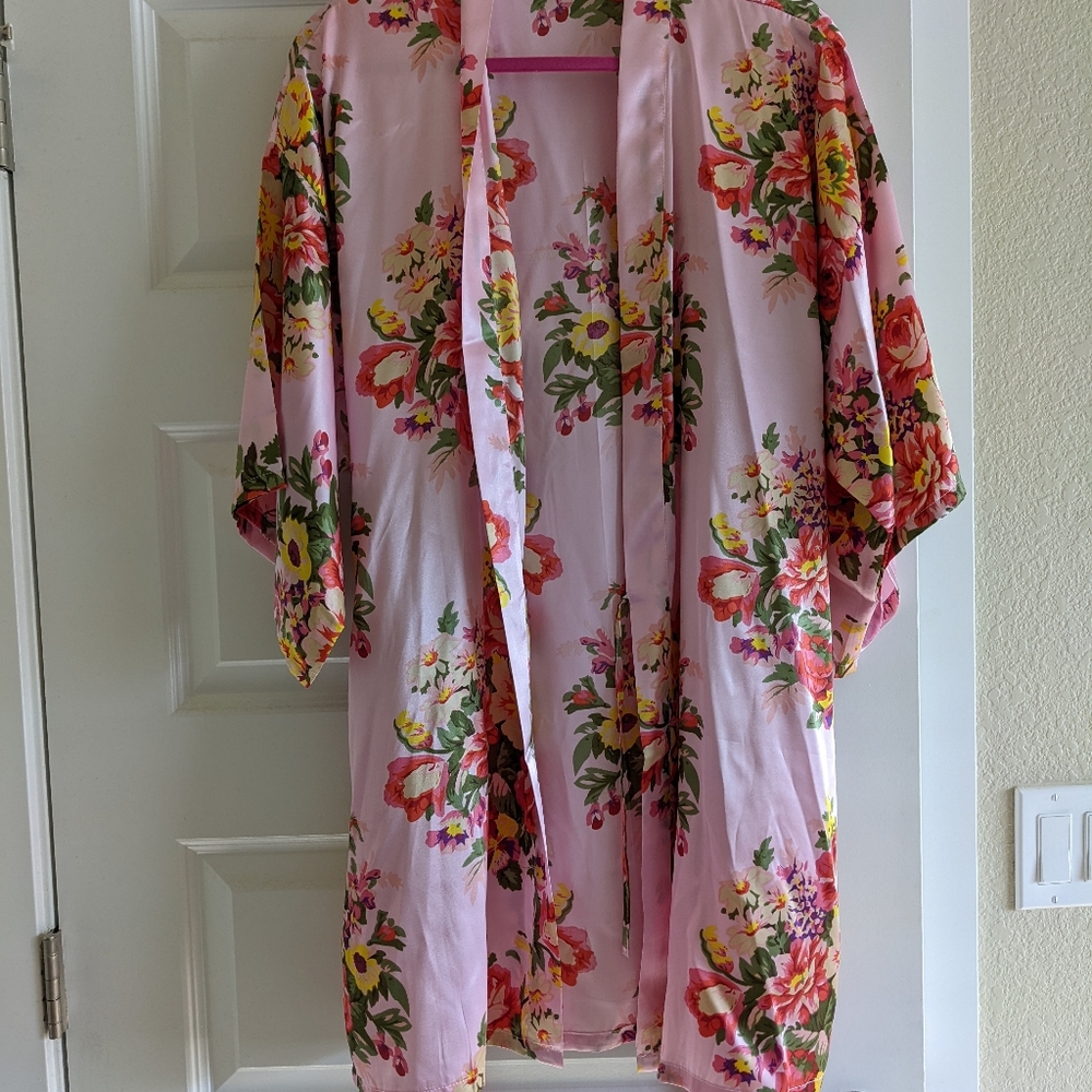 Silk Floral Robe - Picture 2 of 3